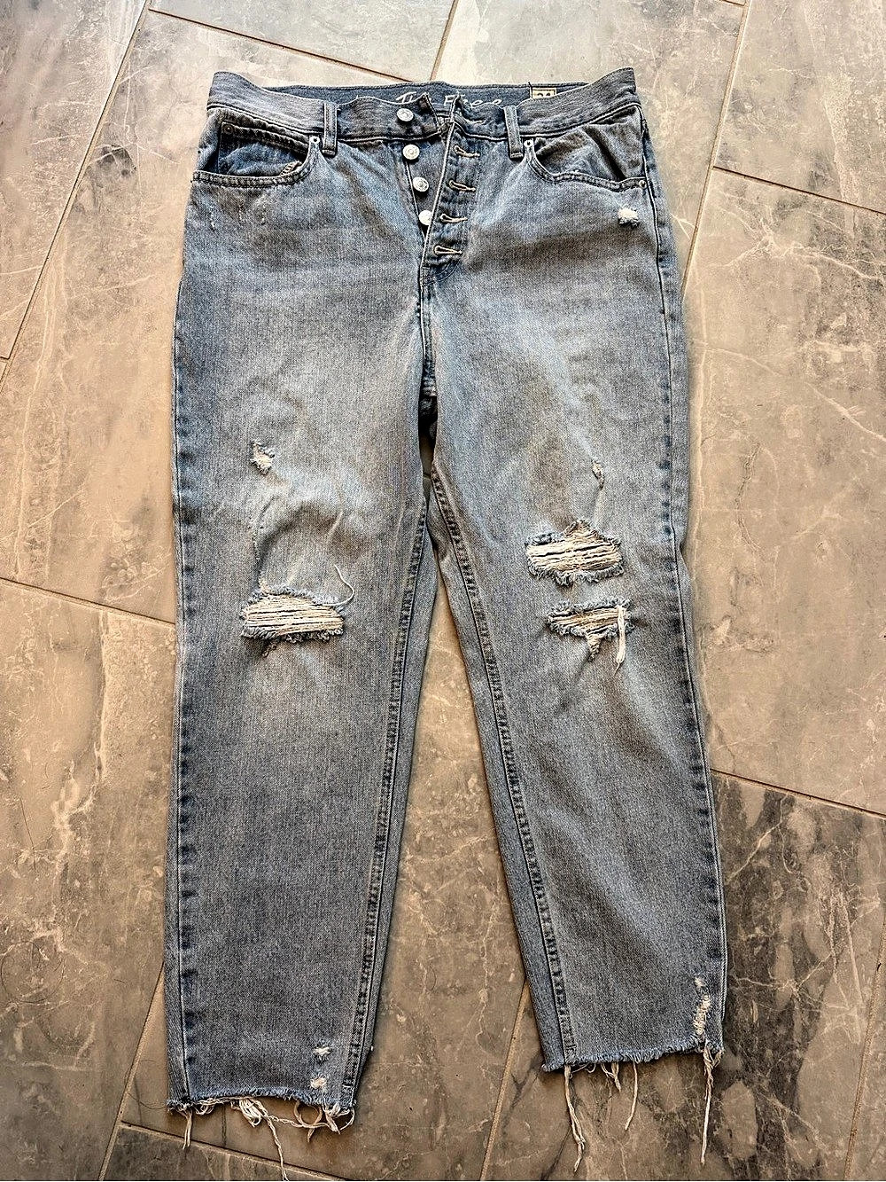 We The Free jeans Distressed Straight Leg Waist 31